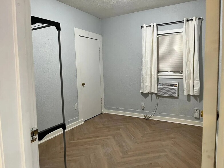 Building Photo - 234 Princeton Ave