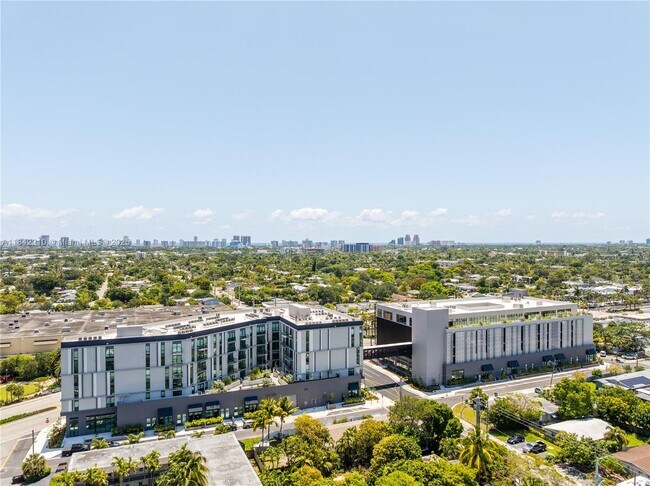 Building Photo - 3701 N Dixie Hwy