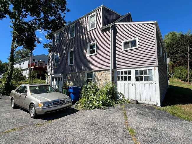 Building Photo - 204 Pembroke Ave