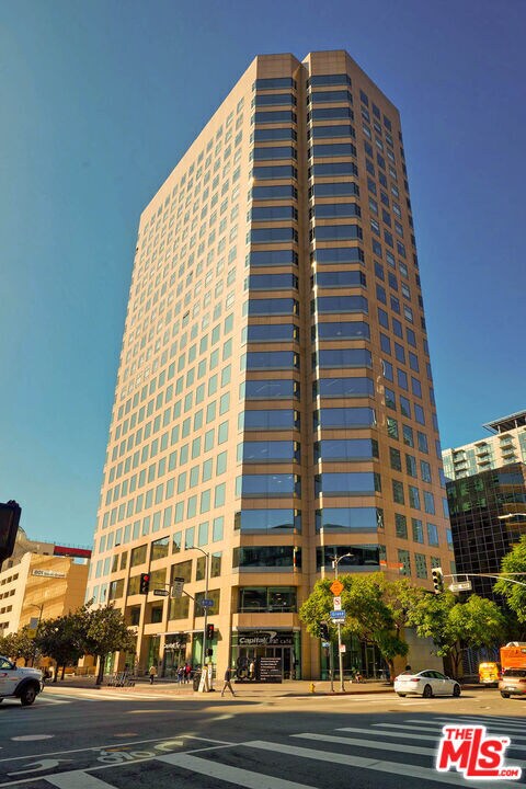 Building Photo - 801S S Grand Ave