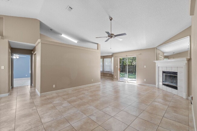Building Photo - 7968 Lola Cir