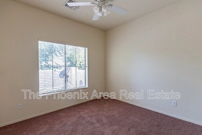 Building Photo - 2600 E Springfield Pl