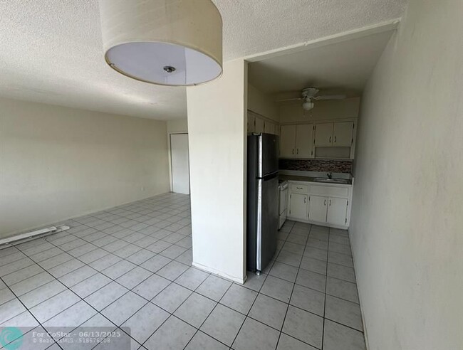 Primary Photo - 1814 E Oakland Park Blvd