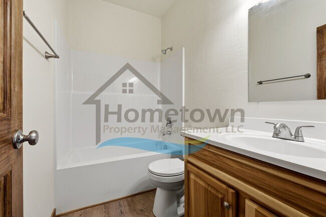 Building Photo - 2 Bedroom 1 Bathroom Home with a Single Car Garage Available in Blanchard!