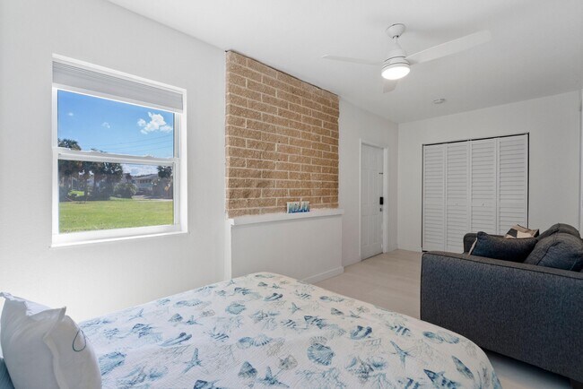 Building Photo - 670 Hernando St