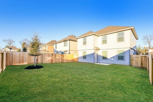 Building Photo - 2130 Middle Rdg Dr