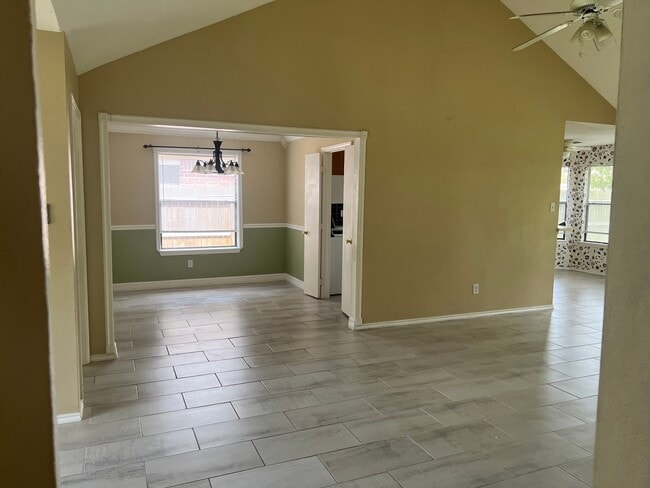 Building Photo - 5618 Village Arbour Dr