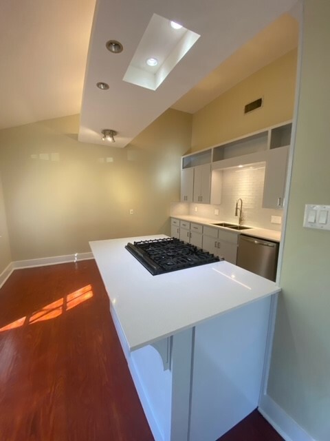 Building Photo - 1808 W 38th St