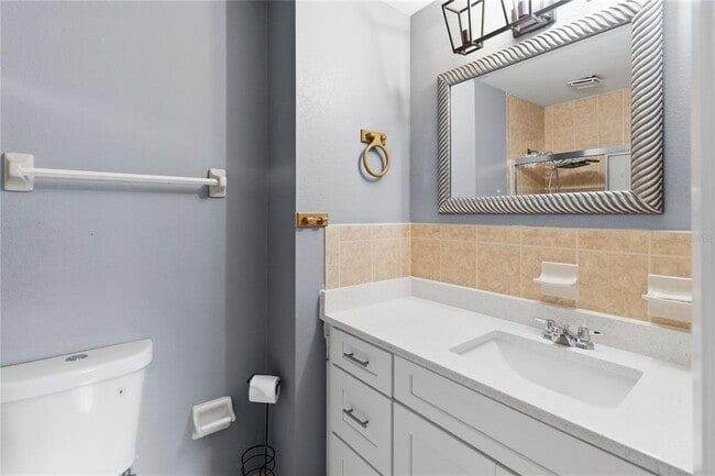 Building Photo - 204 Eden Ln