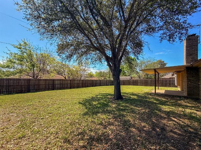 Building Photo - 701 Daniels Dr