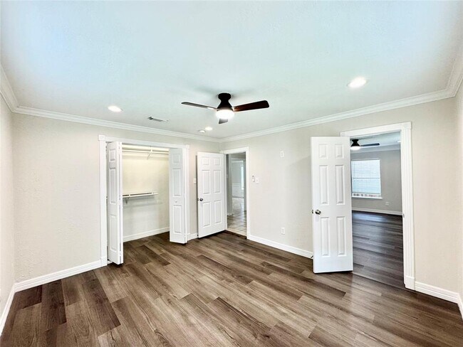 Building Photo - 811 Adele St