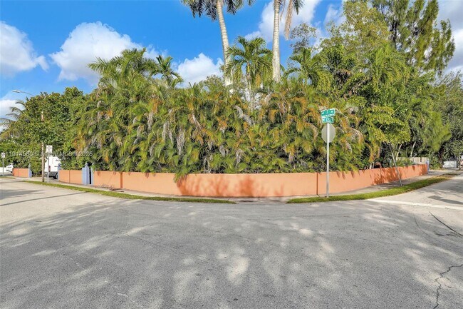 Building Photo - 12287 NE 7th Ave