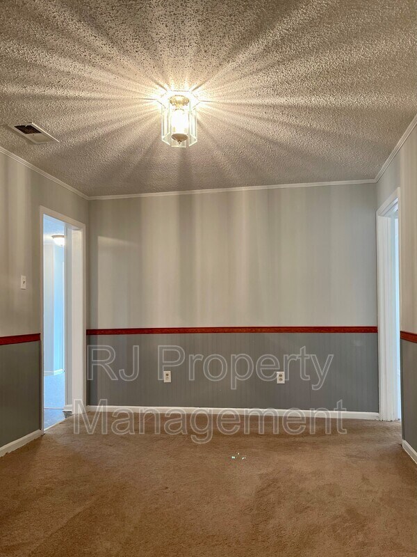 Building Photo - 5414 Hayes Rd