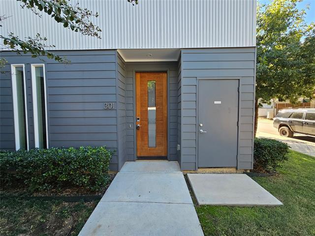 Building Photo - 3816 San Jacinto St