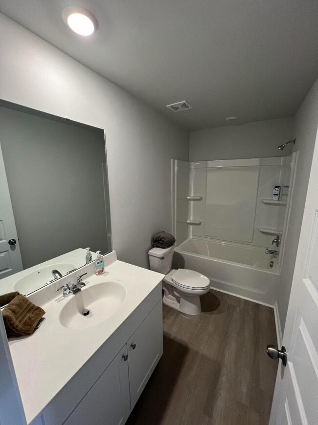 Building Photo - 147 Pine Gate Dr