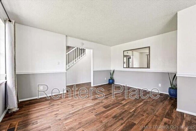 Building Photo - 6310 S 72nd E Pl