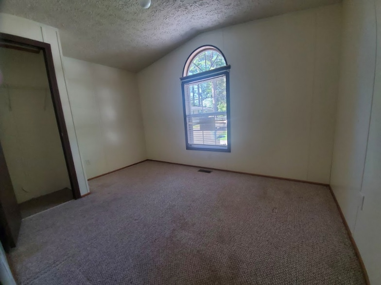 Building Photo - 41 County Rd