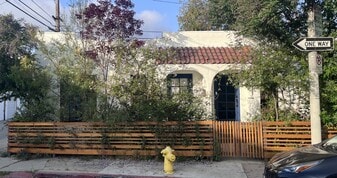 Building Photo - 3004 Del Monte Dr