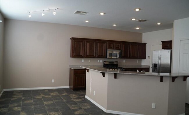 Building Photo - 389 Foster Springs Rd