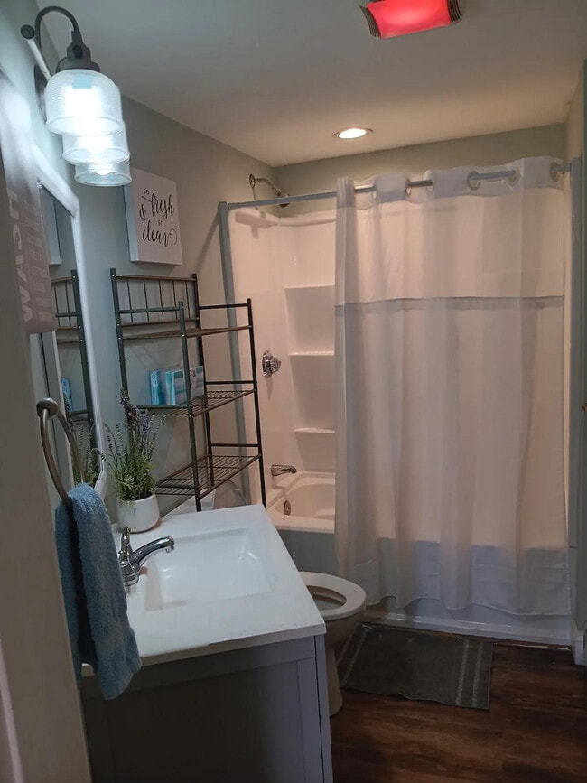 Building Photo - 20 Hawkins St