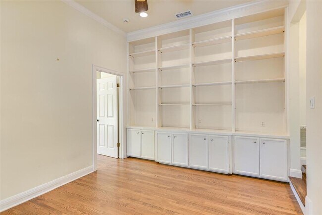 Building Photo - 1707 Mohle Dr