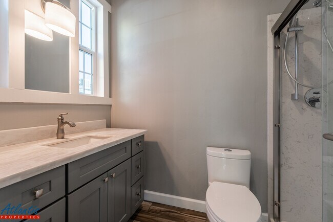 Building Photo - (Lease-up Only) Thirteenth St N 855
