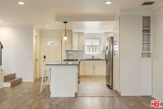 Building Photo - 1837 11th St