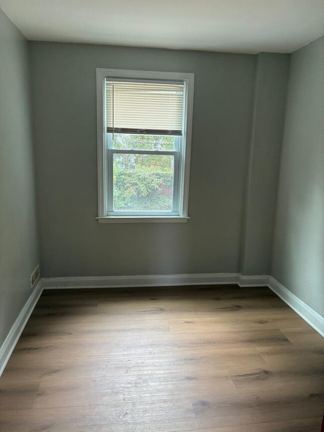 Building Photo - Cherrydell