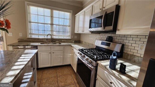 Building Photo - 3330 Ridgefair Dr