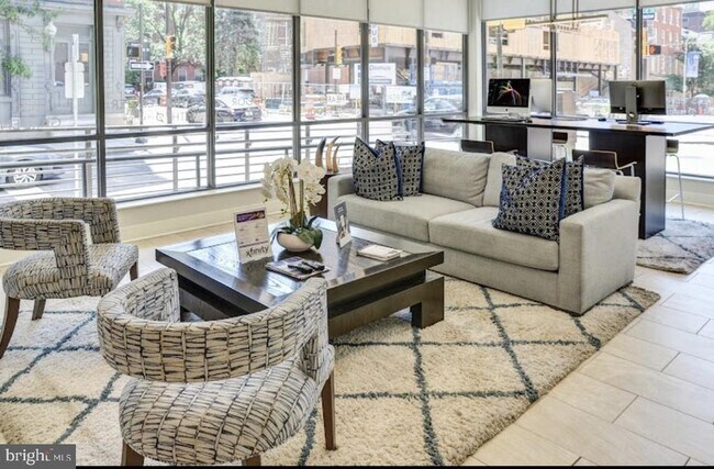 Building Photo - 401 Race St