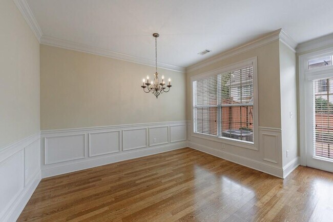 Building Photo - 10293 Midway Ave