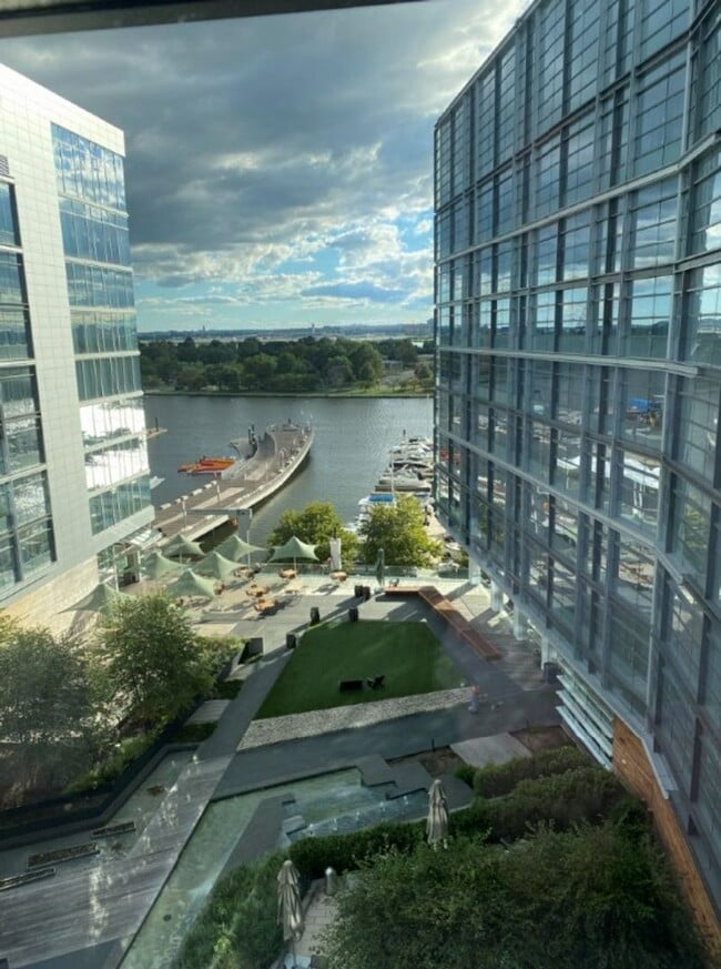 Building Photo - 3515 Parklawn Ave