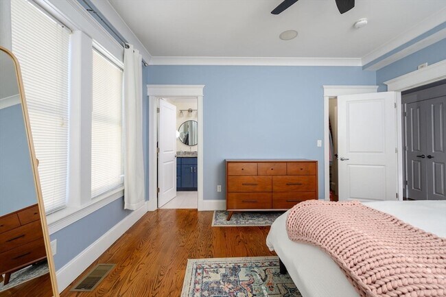 Building Photo - 39 Coffey St