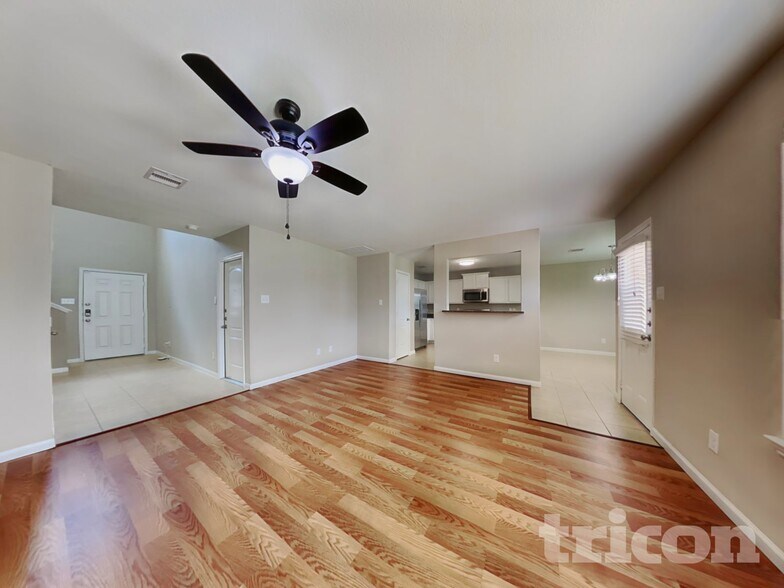 Building Photo - 334 Shoshone Ridge Dr