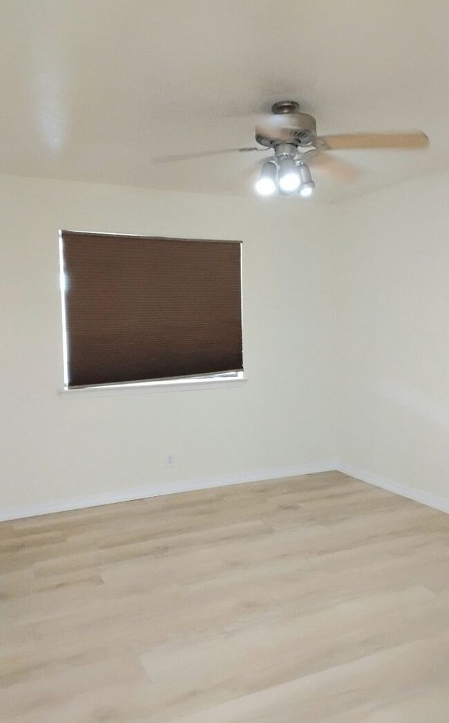 Building Photo - Heritage Hills Four Bedroom