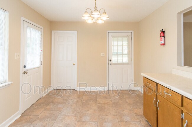 Building Photo - 2600 Fitzgerald Rd