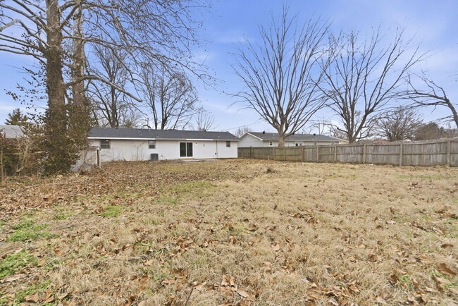 Building Photo - 2902 W Scott St