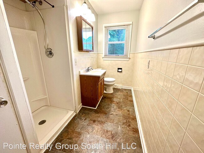 Building Photo - 3 br, 2 bath House - 479 Dundas Road