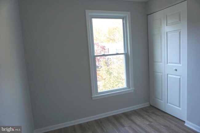 Building Photo - 19 Shady Spring Pl