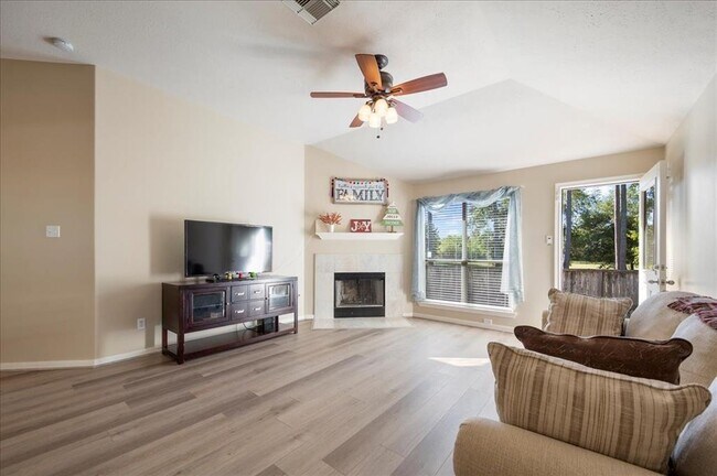 Building Photo - 15615 Forest Creek Farms Dr