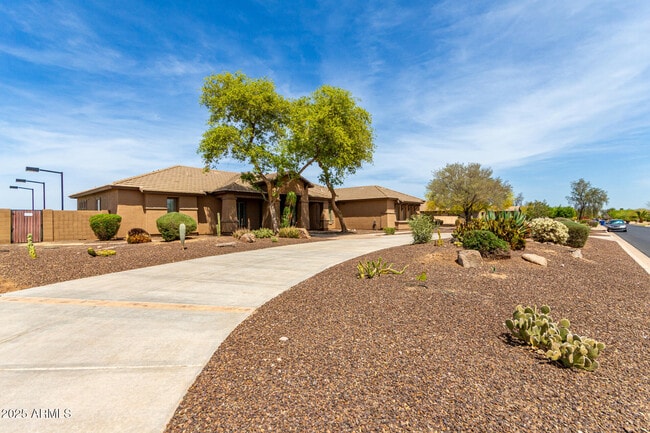 Building Photo - 14188 W Hope Dr
