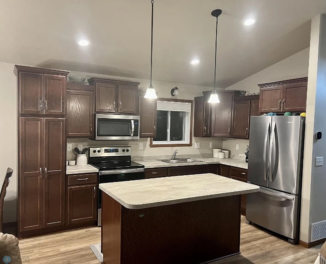 Building Photo - 2737 10th St W