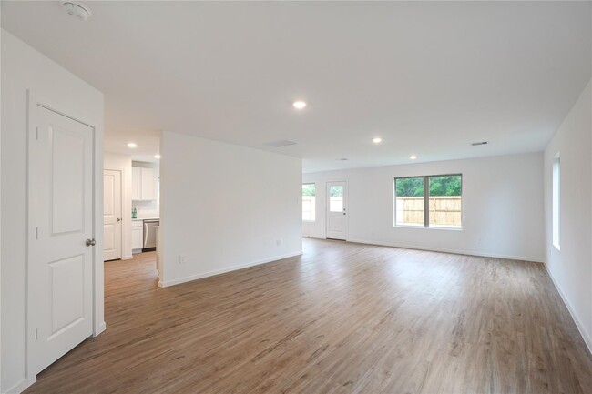 Building Photo - 17914 Becker Lndg Dr