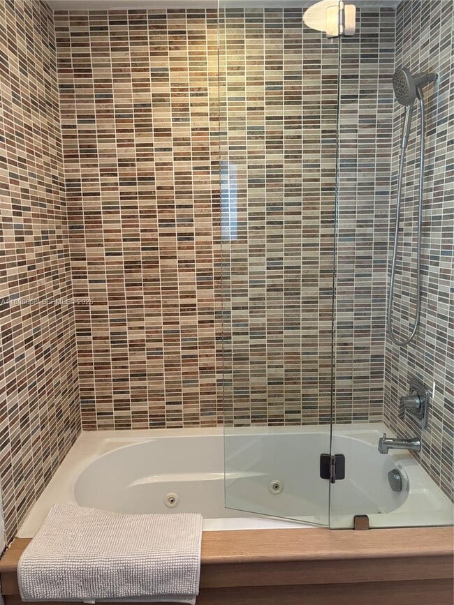 Building Photo - 1410 Polk St