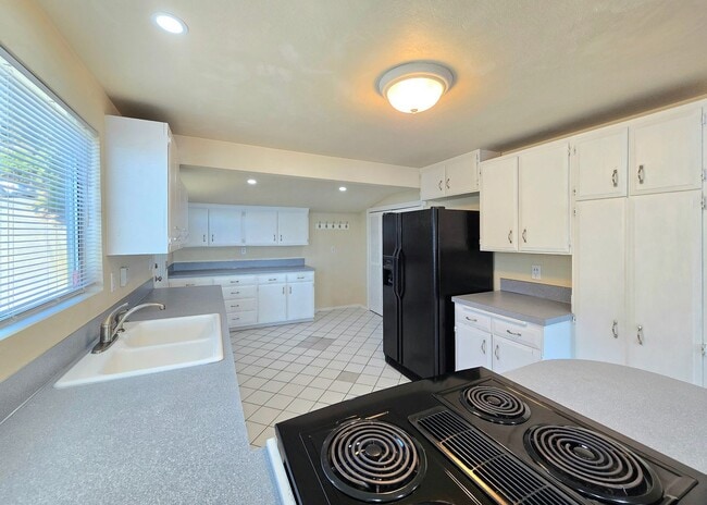 Building Photo - 3 Bedroom Home in Lake Stevens Available Now!