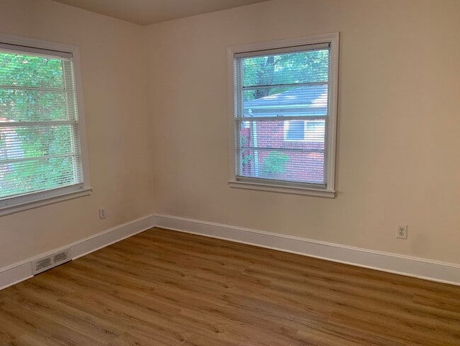 Building Photo - Cozy Echo Hills Two Bedroom Duplex