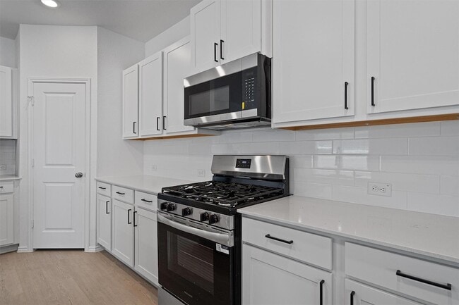 Building Photo - 3305 Everett