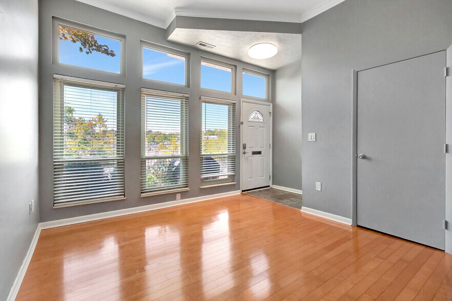 Building Photo - 540 Tusculum Ave