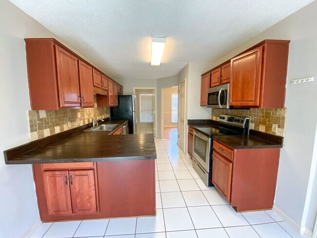 Building Photo - 8294 Floral Spring Dr
