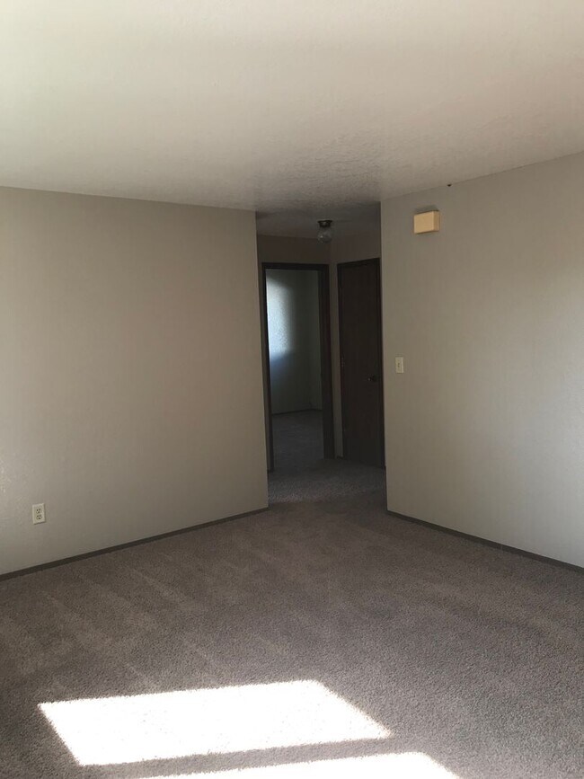 Building Photo - 804Frem